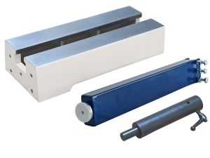 Symbolbild: Abbildung zeigt STRATOS FU-230 mit DDSTR-BV400N